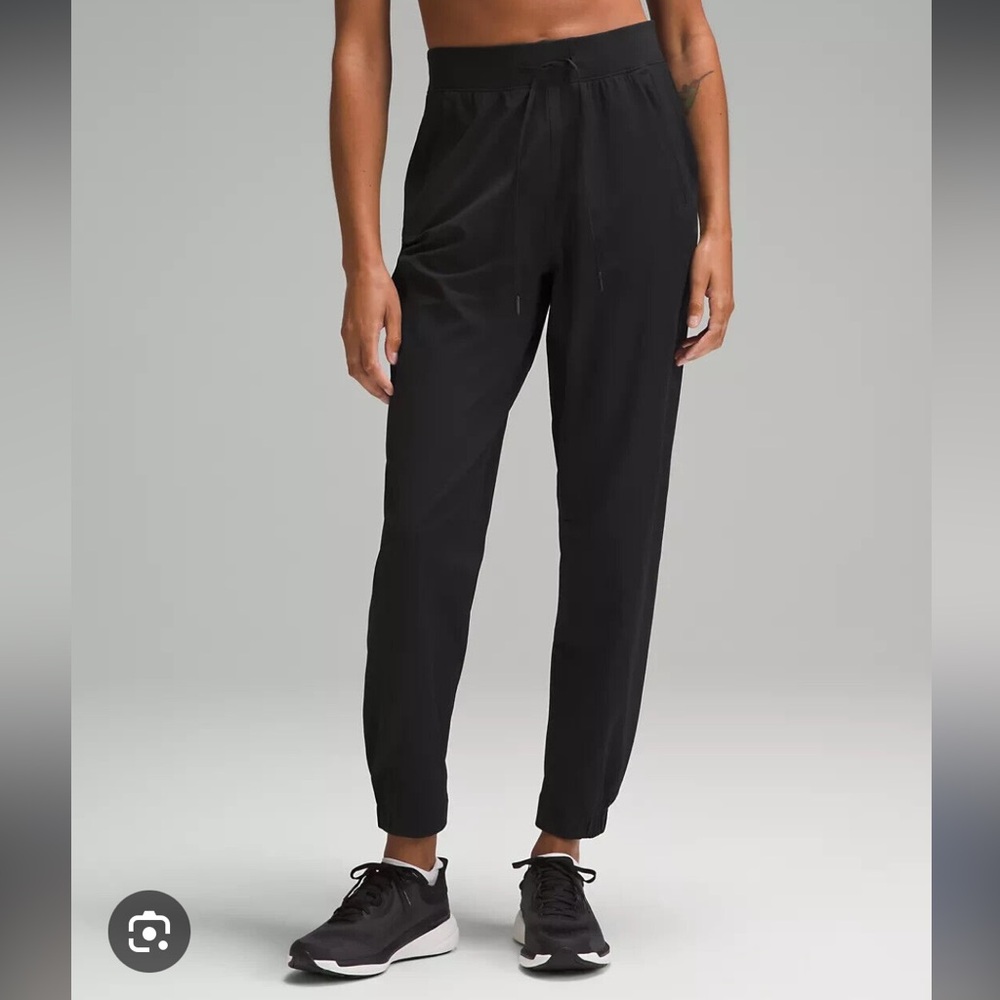 Lululemon License to Train High-Rise Pant black joggers 4